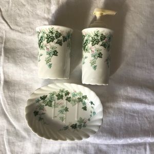 Vintage 🍃 Bathroom Set
